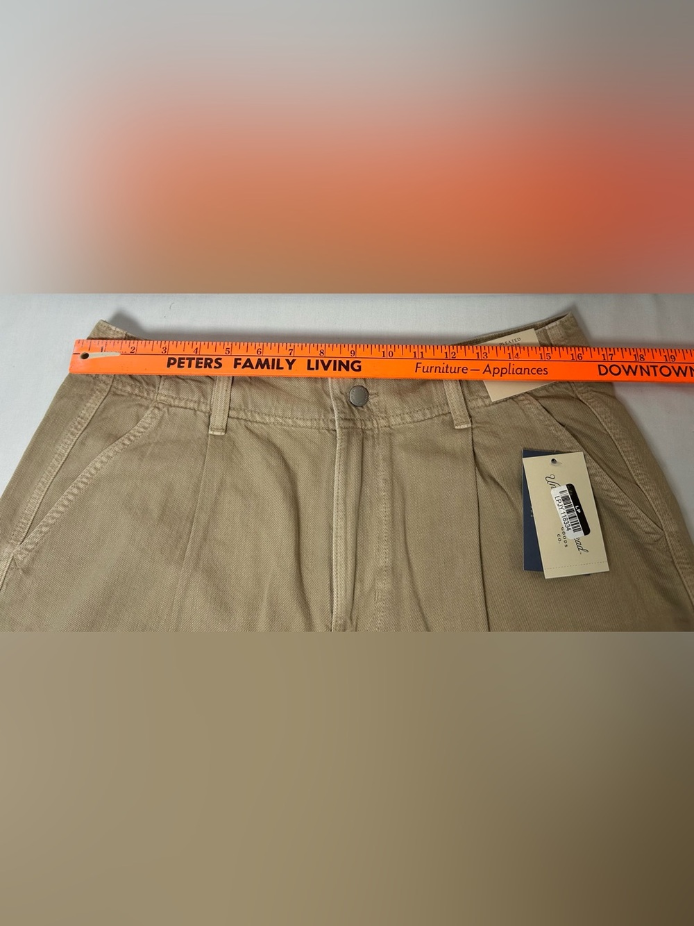 Universal Thread Khaki High-Waist Pleated Shorts - Picture 6 of 8